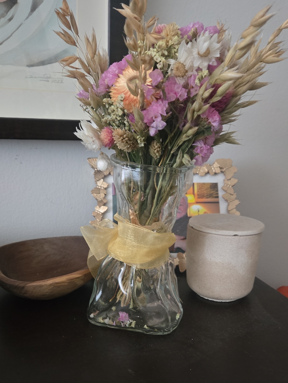 Elegant clear glass With Dry Flowers